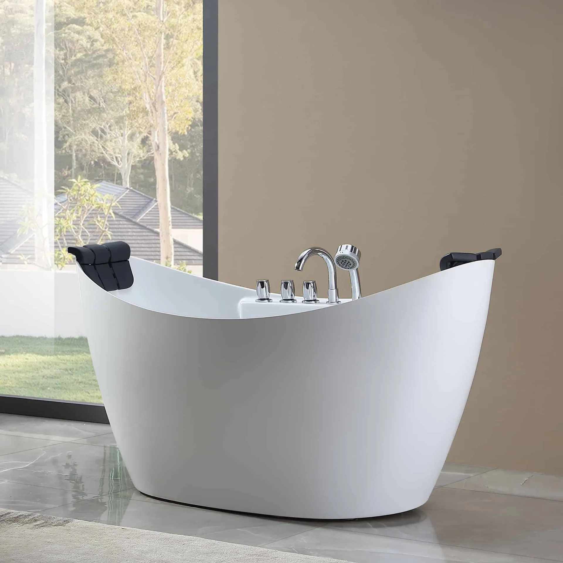 Freestanding Whirlpool Bathtub with Center Drain