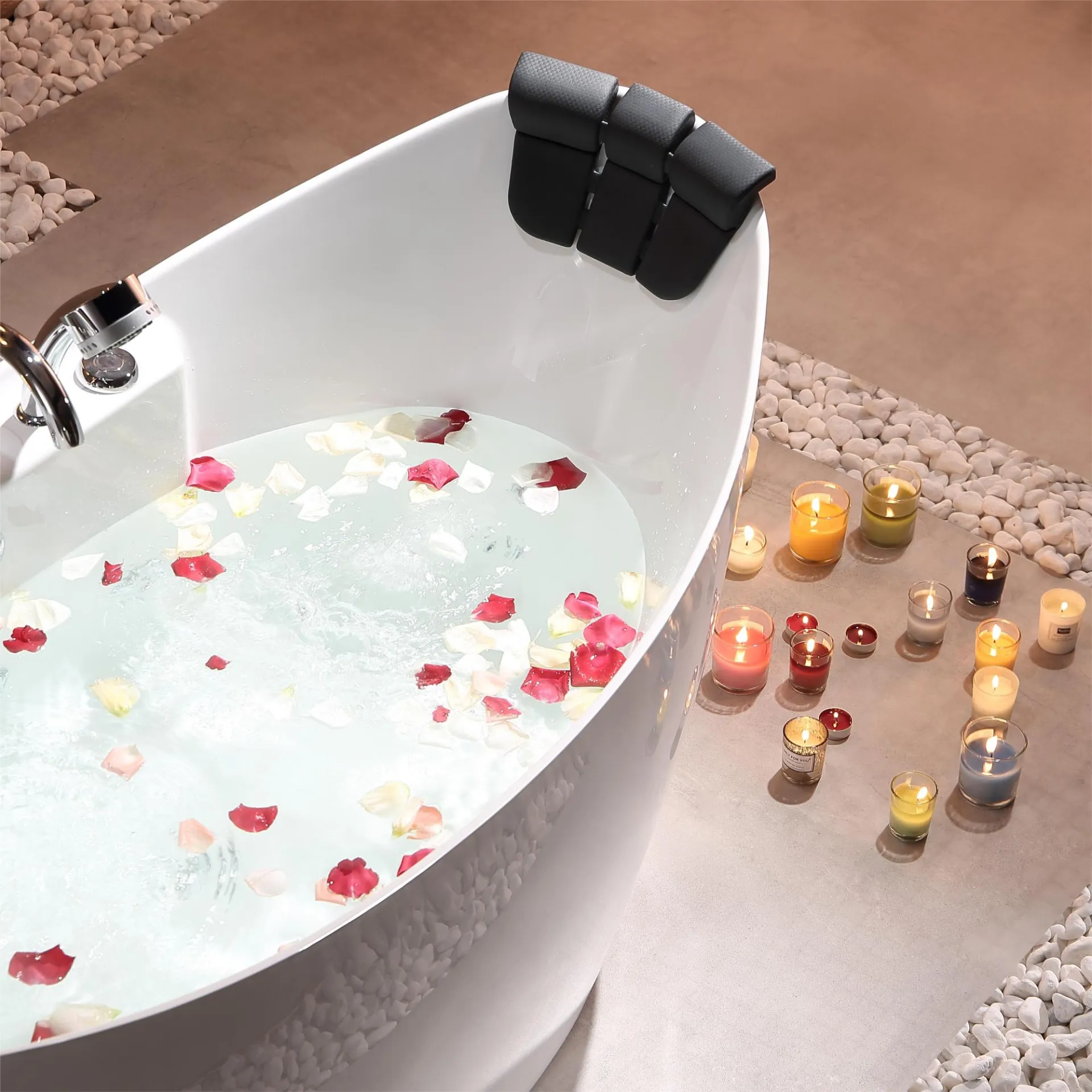 Freestanding Whirlpool Bathtub with Center Drain